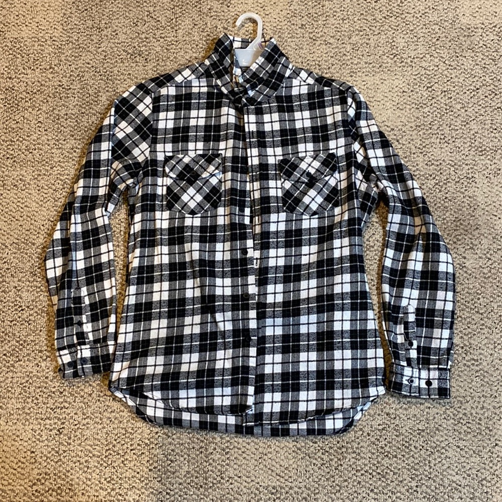 Mens Flannel button down shirt. Size Large